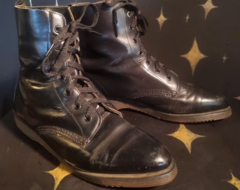 Rare pointy Dr Martens vintage 80s gothic fashion classic punk docs black leather lace up boots size 7 or narrow 8 made in england