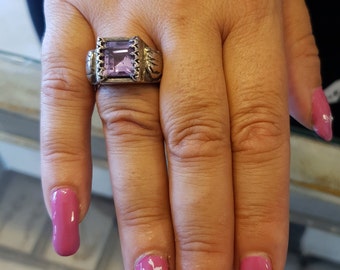 Amethyst gemstone ring, Square stone ring, Purple gemsone ring, Silver square ring, Amethyst silver ring, Amethyst ring, Hand-shaped ring