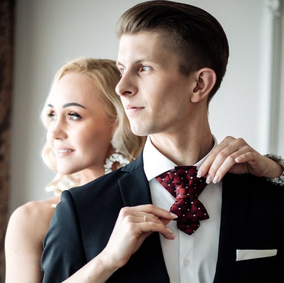 Red Bow Tie Necktie for Groom Unisex Bow Red Tie Tie for Elegant Men Conversation Starter Tie Complete Your Look With This Bow Tie Etsy Canada