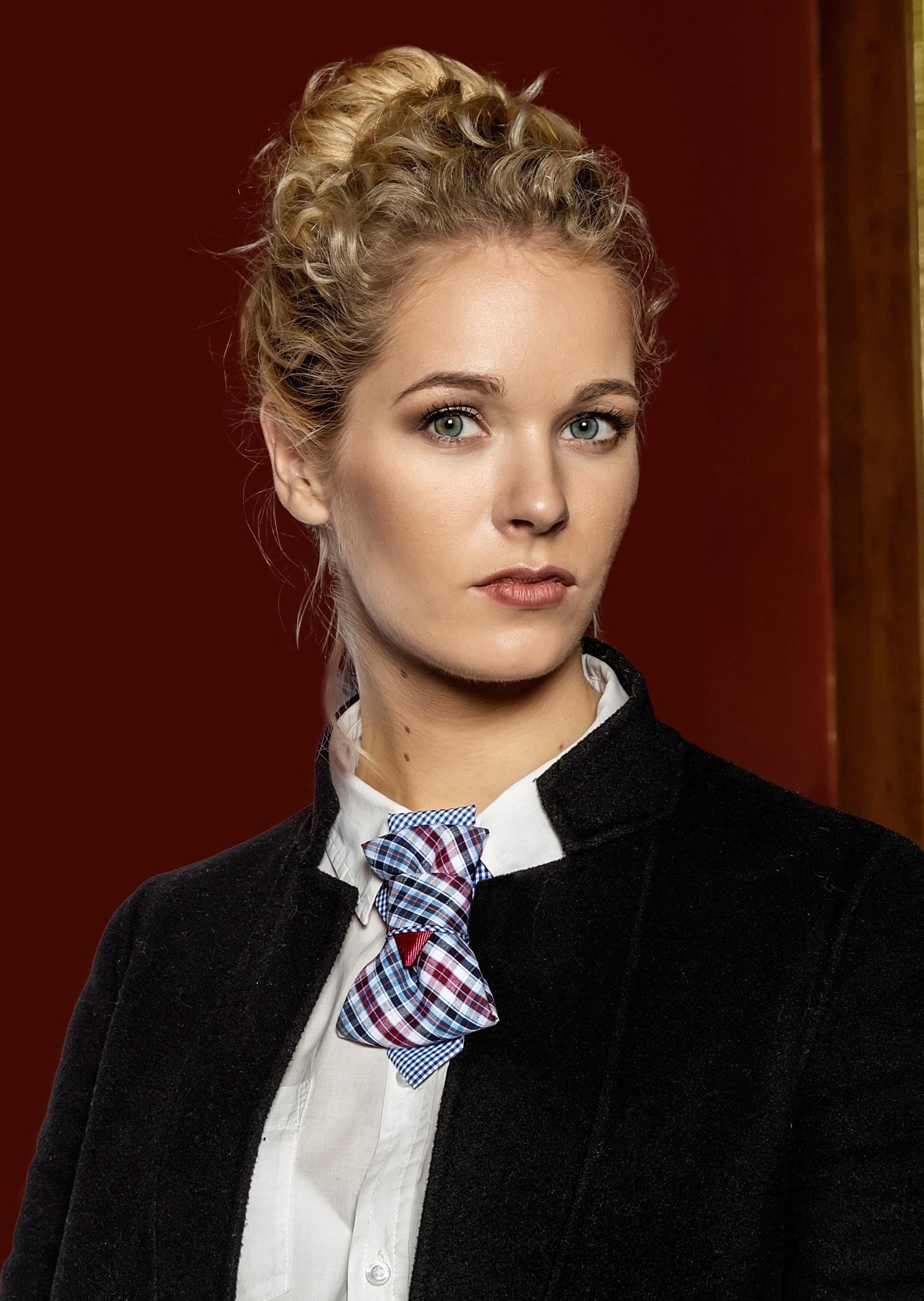 Elegant Vertical Bow Tie for Women – Luxury Women's Necktie, Stylish Neckwear, Gift for Her, Unique Pendant Brooch Accessory