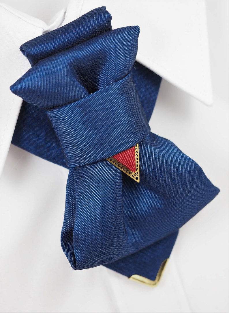 Blue bow tie, Blue wedding necktie, Metal tipped blue bowtie, Blue wedding necktie, Decorative blue tie for groom