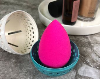 Beauty Blender Travel Case (Teal and White)