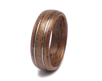 Walnoothouten ring met 2 roestvrijstalen inlegsels, handgemaakte gebogen houten trouwring
