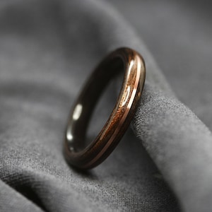 Anillo de madera de ébano y cobre, 4 mm, anillo de madera, anillo de compromiso de madera curvada, alianza de boda, regalo para ella, joyería hecha a mano de madera de tiam.