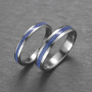 Set aus Titan und Lapis Lazuli Trauringe, seidenmatt, Trauringe, Verlobungsringe, handgefertigt
