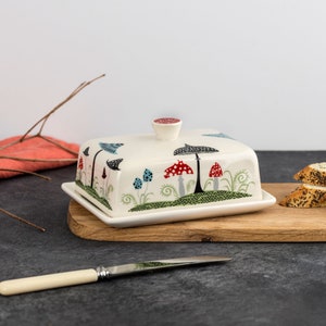 Handgjord keramisk smörskål med paddsvamp, brittisk design, presentask, naturälskare