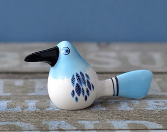 Bébé oiseau en céramique fait main, fabriqué à la main au Royaume-Uni par Hannah Turner, cadeau poterie, oiseau rétro, amoureux des oiseaux, ornement d'oiseau vintage, peint à la main