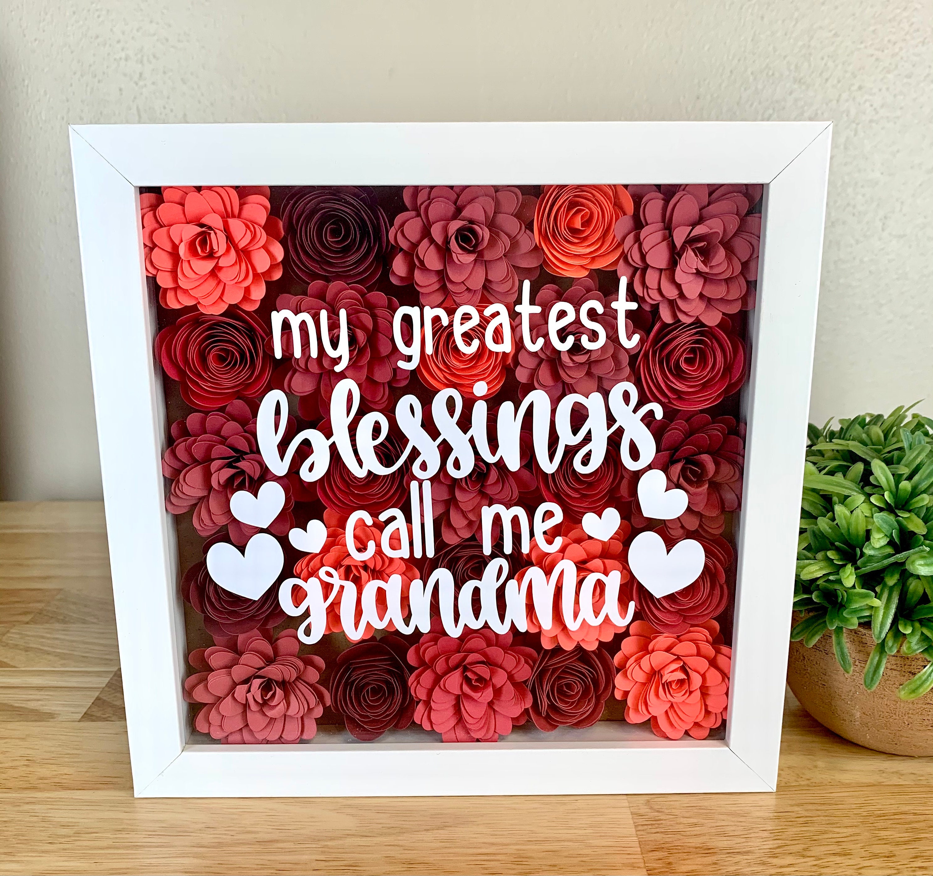 Best Mommy Ever - Gift for mom, grandma, grandpa, dad, aunt, sister -  Personalized Flower Shadow Box