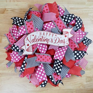 Pink and Red Valentine's Day Wreath, Valentine's Day Mesh Door Wreath, Valentine's Day Decoration, Valentine's Day Gift, Galentine's Day