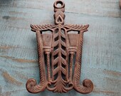 Cast Iron Trivet Wheat And Tassel Design , Vintage Virginia Metalcrafters Trivet - PP