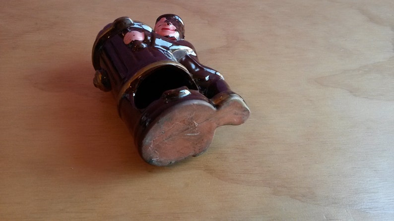 B11 Vintage Brown Ceramic Drunk Man Hugging a Fire Hydrant Ashtray