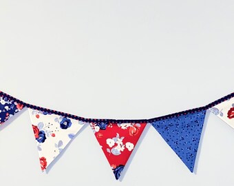 Handmade USA Flag Garland: Floral Patriotic Banner
