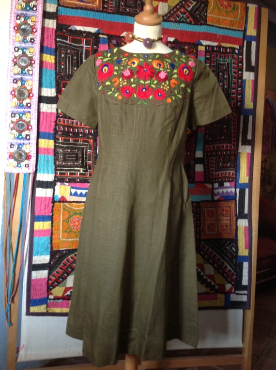 EMBROIDERED ETHNIC boho mexican dress