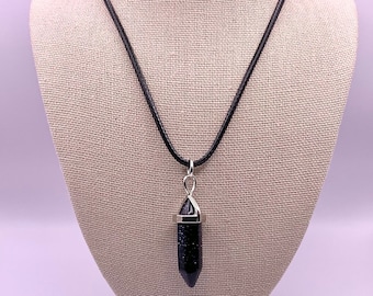 Collar con colgante de punta de piedra dorada azul: joyería con piedras preciosas ajustable
