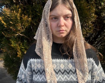 Beautiful tan/beige, lace chapel veil/ mantilla!