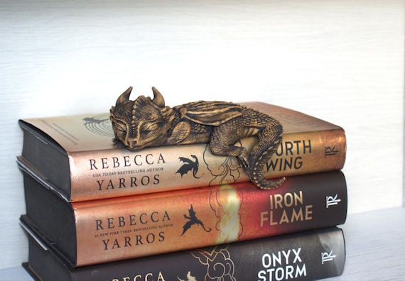 Sleepy Dragon Bookshelf Decor – 3D Printed Fantasy Figurine | Book Nook Companion