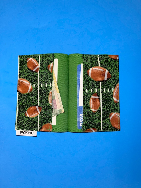 Football Minimalist credit card holder with RFID security Football Minimalist credit card holder with RFID security