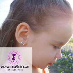 Sterling Silver Screw back Zirconia Hearts Baby Earrings Bild 2