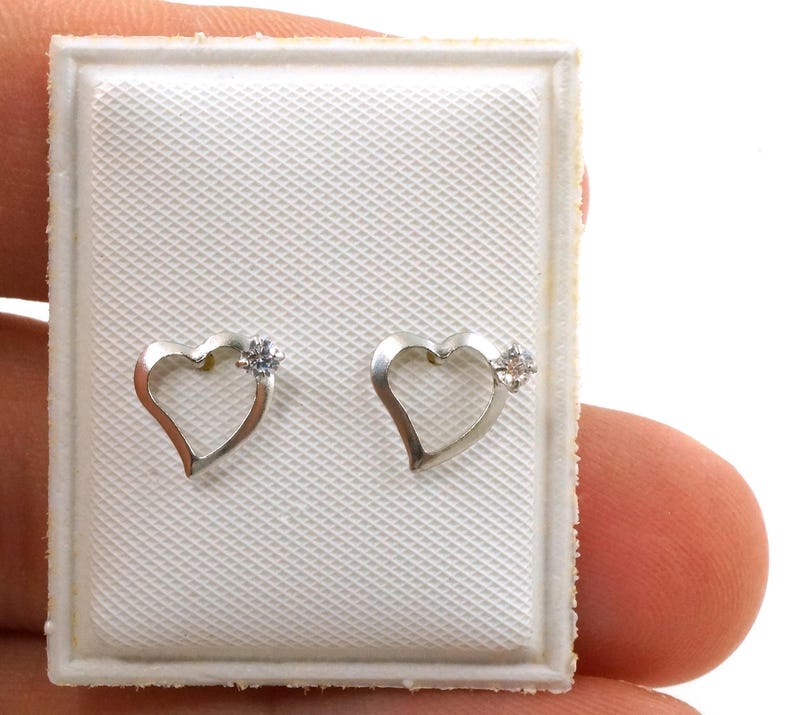 Sterling Silver Screw back Zirconia Hearts Baby Earrings Bild 3