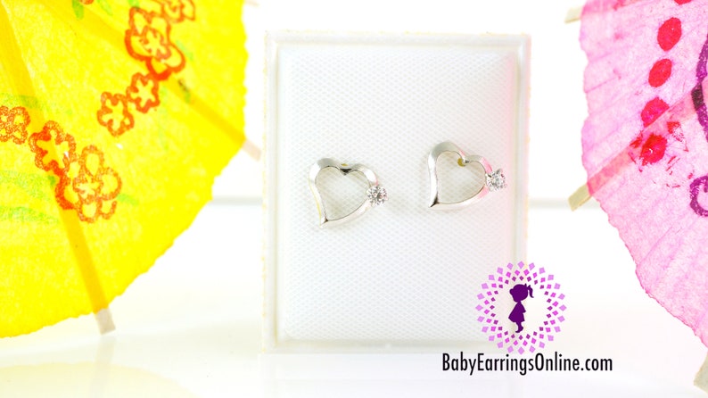 Sterling Silver Screw back Zirconia Hearts Baby Earrings Bild 1