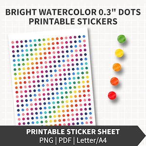 Op de afbeelding: Een printbaar stickervel met rijen heldere aquarelstippen van 0,8 cm in diverse kleuren. De tekst BRIGHT WATERCOLOR 0.3" DOTS PRINTABLE STICKERS en PRINTABLE STICKER SHEET PNG | PDF | Letter/A4 is zichtbaar op het blad.