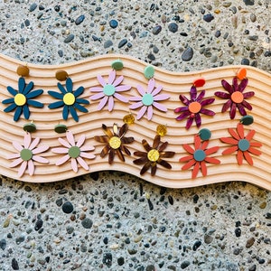 statement daisy acrylic earrings colorful fun retro vintage whimsical quirky statement teacher gift giftable flower statement