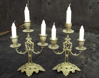 Candelabros antiguos franceses de bronce macizo, portavelas antiguos, candelabro, cabeza de león de bronce, mesa de comedor francesa, fabricados en el siglo XIX.