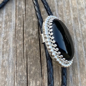 Natürlicher schwarzer Onyx Bolokrawatte, handgemachte Sterlingsilber-Krawatte, Western-Bolokrawatte, schwarze Bolokrawatte, Minimalistische Bolokrawatte, Hochzeit-Bolokrawatte Unisex