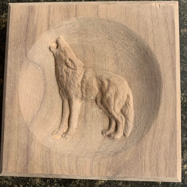 Wolf Full Body Wildlife Engraving Trim Wood, Corner Trim Block, Door Trim Block, Window Trim Block, Home Improvement Block, Square Rosette