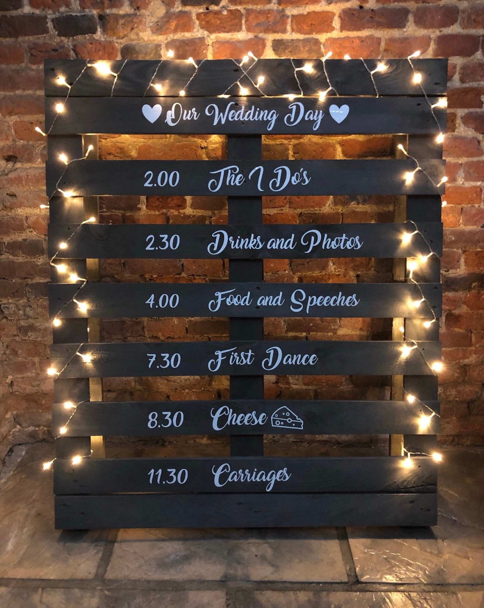 Wooden pallet DIY Wedding welcome sign