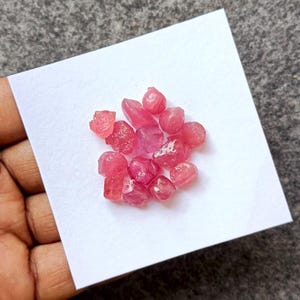 14 cristales de rubí en bruto rellenos de vidrio: joyería con piedras preciosas en bruto (8 mm-14 mm, lote de 100 cts)