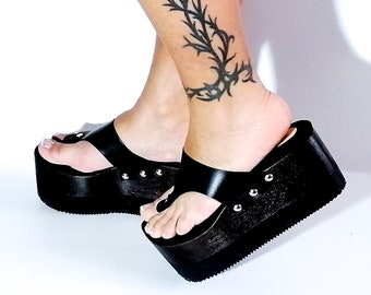 black platform sandals 90s