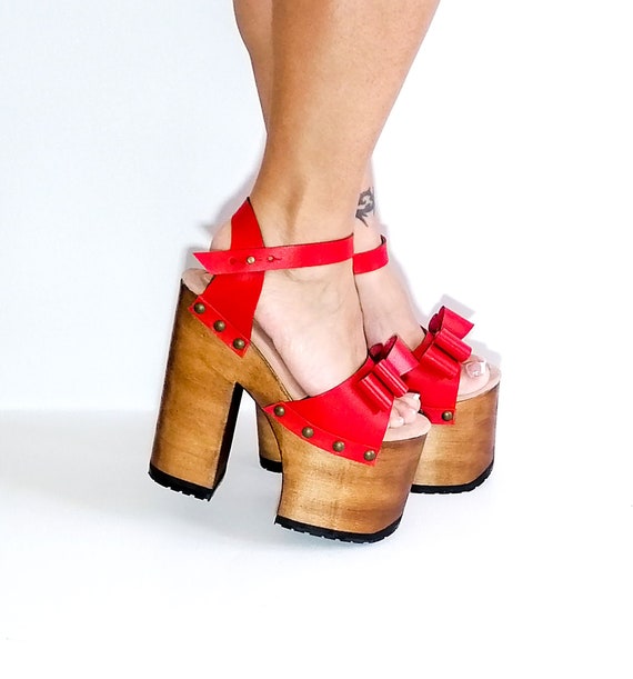 rode sandalen Italiaanse schoenen Schoenen damesschoenen Sandalen Rode schoenen rode platformschoenen platformsandalen 