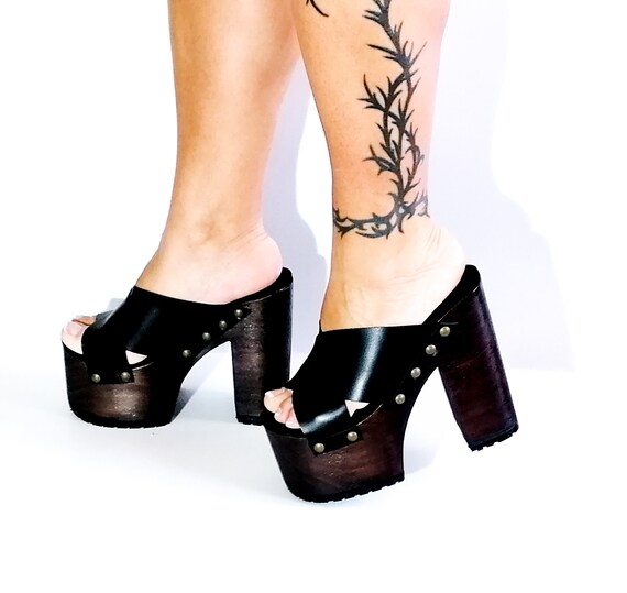 Platform sandals 90s best sale style