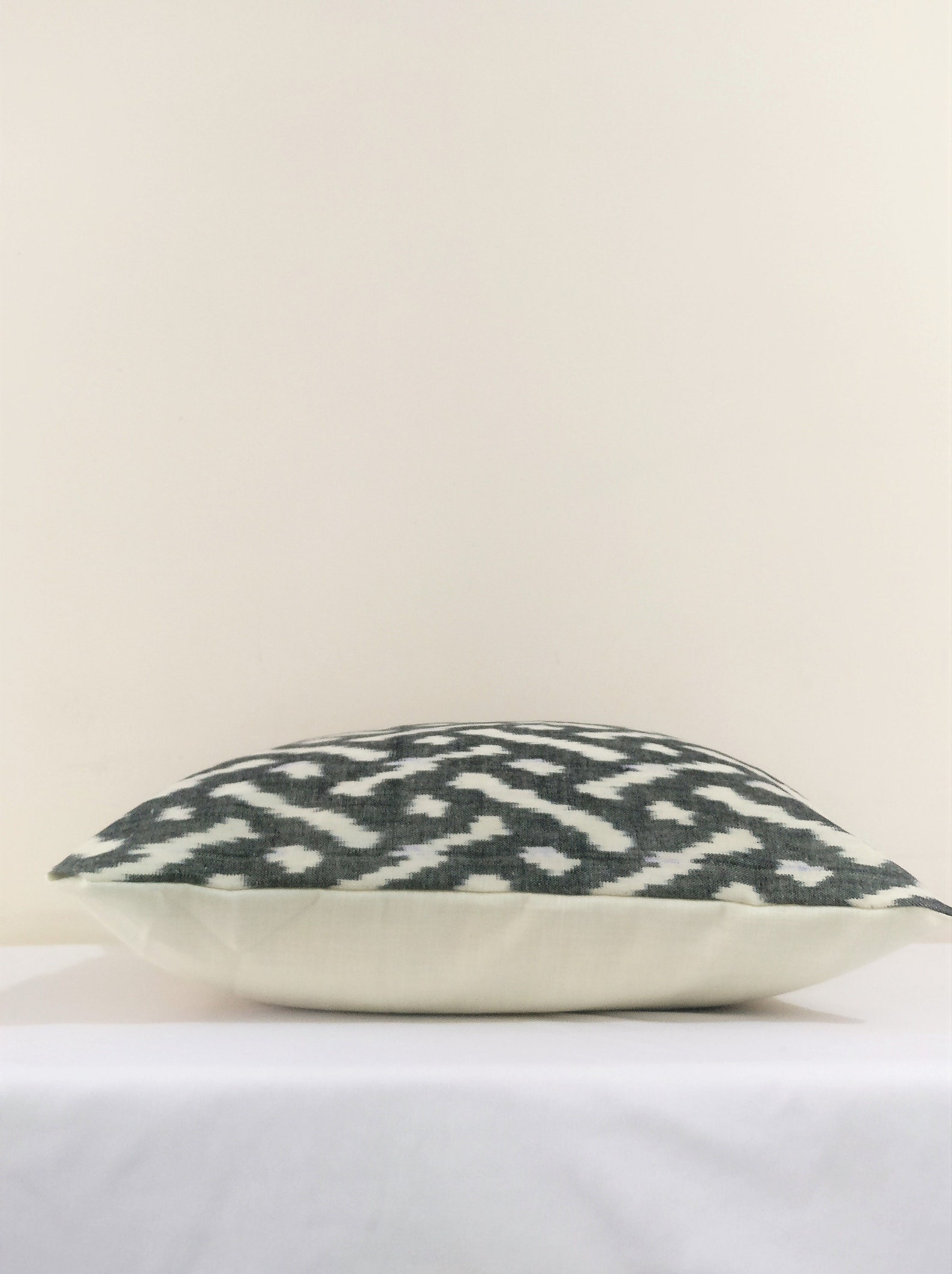 Grey White Pillow/ Grey Pillow Cover/ Ikat Pillow / Cotton Etsy