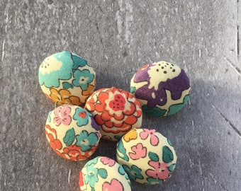 Liberty Print Fabric Buttons / Liberty Handmade Buttons / Liberty Buttons
