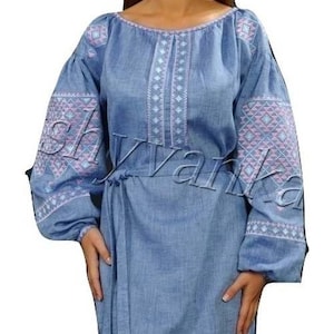Vestido bordado de linho/algodão - Vyshyvanka, padrão ucraniano, com bordado real, étnico