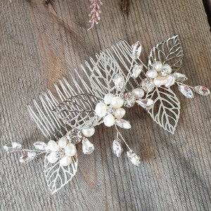 Freshwater Pearl Hair Comb, Sparkle Hair Vine with Leaf Detail