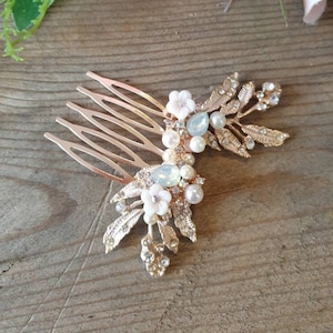 Mini Rose Gold Crystal Floral Comb, Bridal Hair Accessories, Bridesmaid Headpiece with Pearls