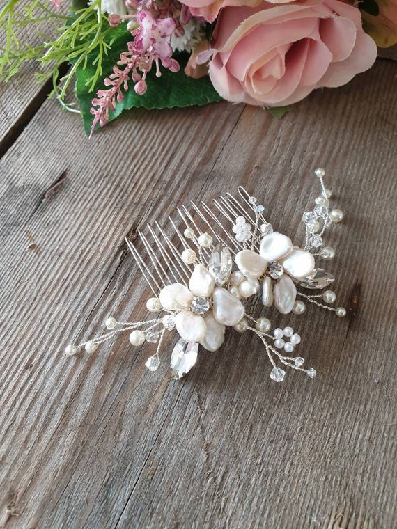 Keshi Pearl Hair Comb, Bridal Hair Accessory, Hair Flowers  display picture 1