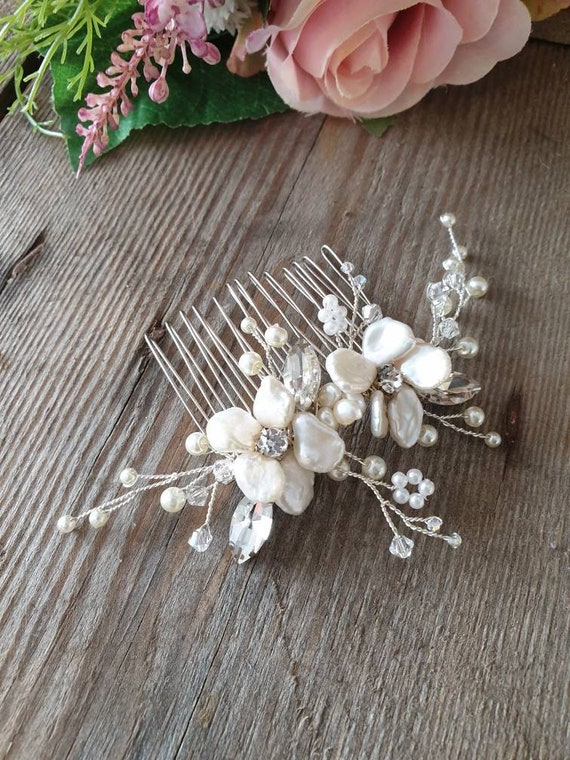 Keshi Pearl Hair Comb, Bridal Hair Accessory, Hair Flowers  display picture 2