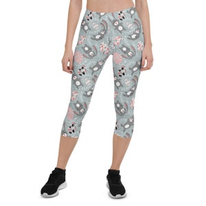 Paashaas Capri Leggings Voor Vrouwen All Over Print Womens Grijze Yoga Capri Broek met Grijze Konijnen en Paaseieren voor de Paasvakantie
