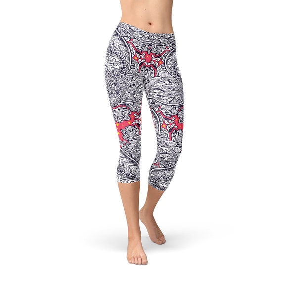 Ornament Leaf Print Capri Leggings Vintage Floral Capris Ornamental Pattern Capris Vintage Pattern Capris Yoga Capris Yoga Activewear Etsy Mexico