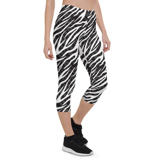 Zebra Stripes Capri Leggings for Women 
