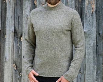 EXQUISITE KNITWEAR made of 100% natural WOOL and door EXQUISITE KNITWEAR made of 100% natural WOOL and door