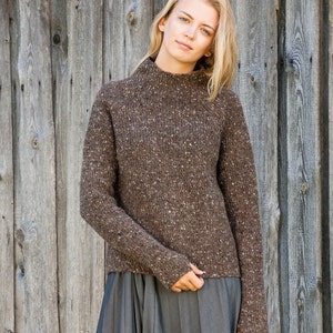 Dicker WOLL-Tweed-SWEATER, Stehkragenpullover, Lockerer Wollpullover, Strickpullover mit Daumenlöchern, Warmer brauner Pullover brown