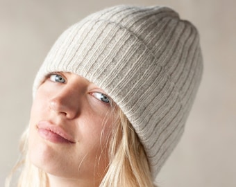 BEANIE Slouchy in bianco sporco, cappello invernale in lana, cappello invernale biologico, cappello invernale nero lavorato a maglia, berretto slouch unisex, cappello unisex, abbigliamento invernale