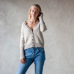 Ripley - CARDIGAN ALGODÓN MUJER TOMMY JEANS ROJO 76J3375 - S CON BOTONES