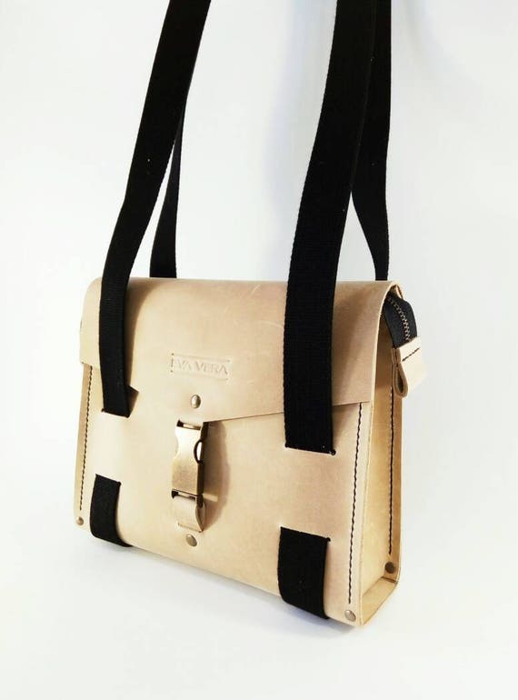 minimal messenger bag