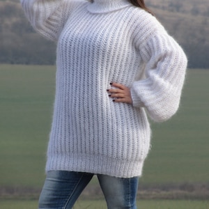 MOHAIR Hand gestrickt WHITE Pullover Rollkragen Gerippter Pullover Handmade Flauschig